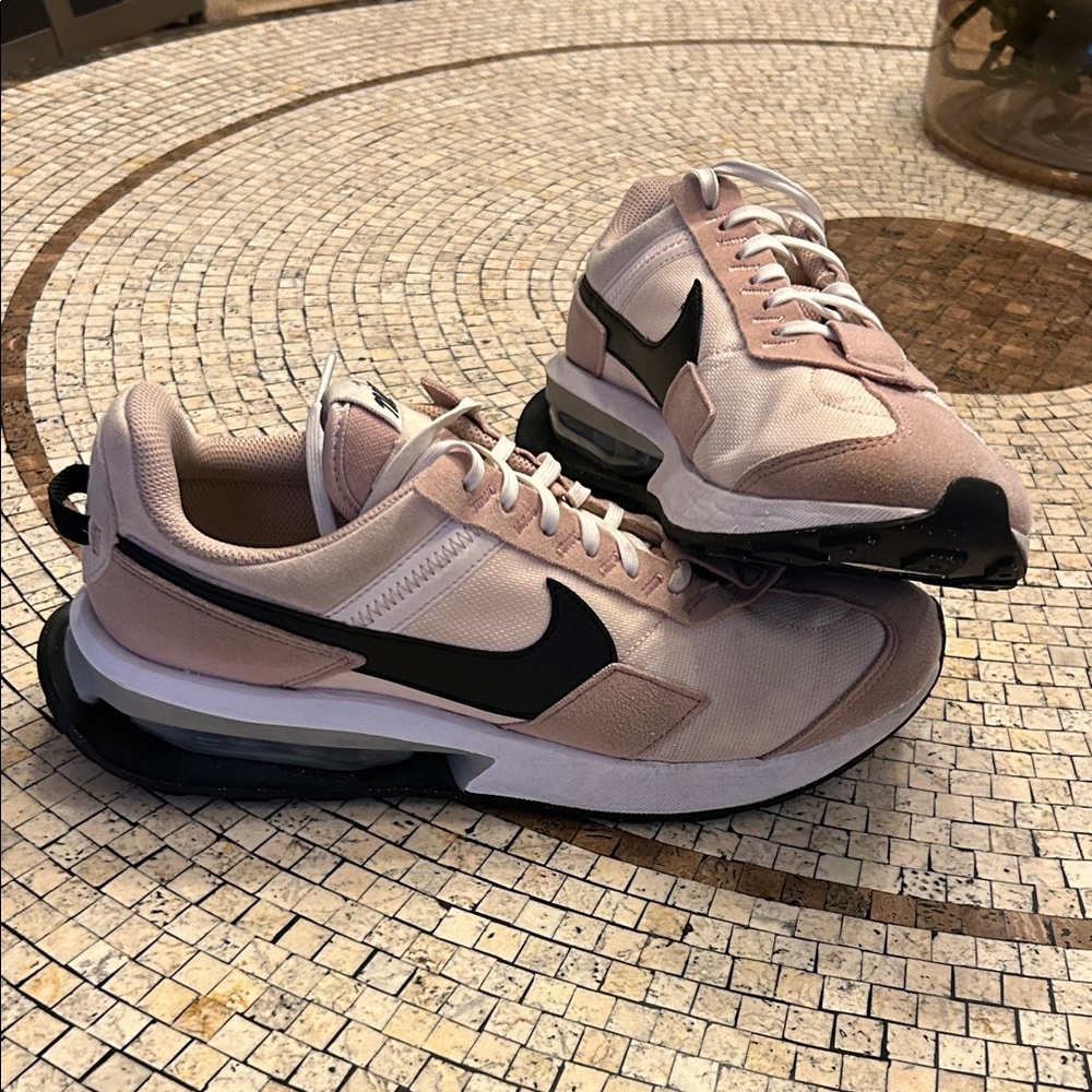 Nike Women's Athletic Shoes in Pink and Black